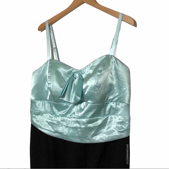 Torrid Retro Satin Dress - Picture 2 of 11